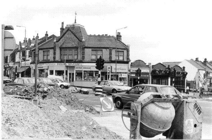 Woodhouse Road, N12