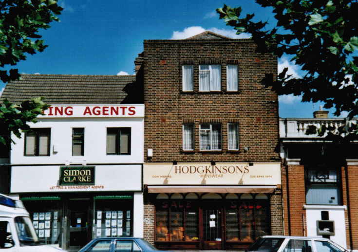 High Road, Whetstone