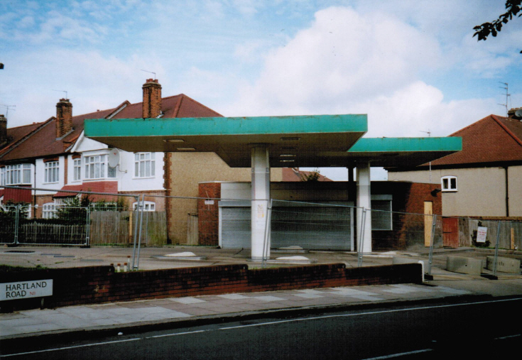 Friern Barnet Road, N11