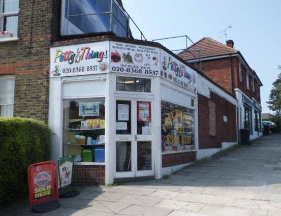 Oakleigh Road North, N20
