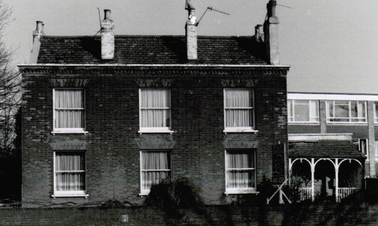 High Road, Whetstone