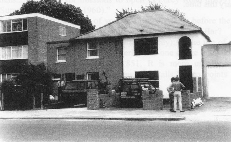 High Road, Whetstone