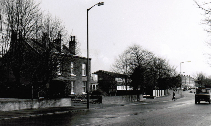 High Road, Whetstone