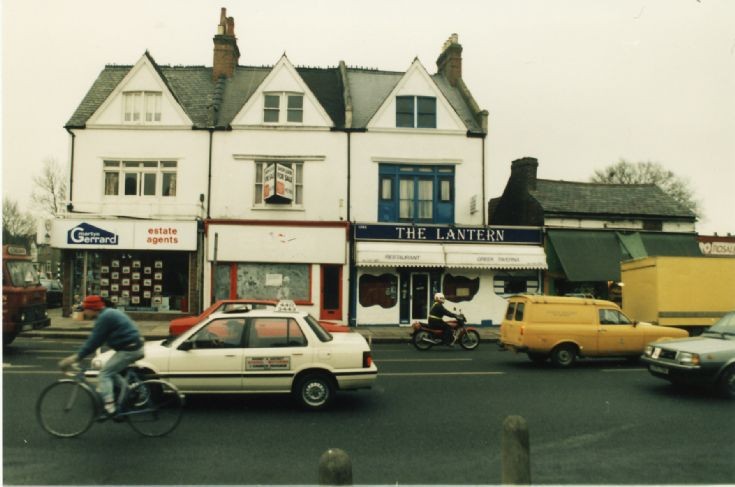 High Road, Whetstone
