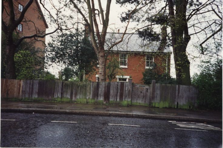 High Road, Whetstone