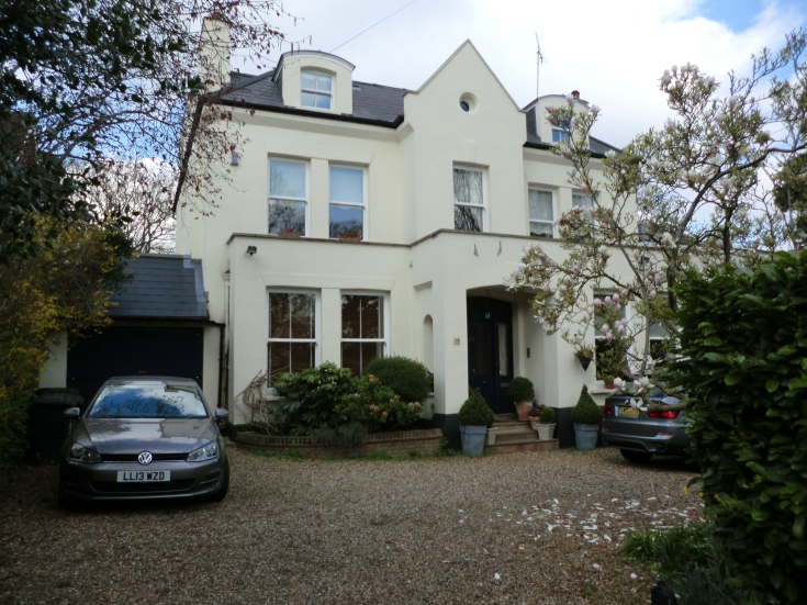 Oakleigh Park North, N20