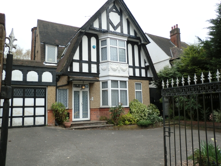 Friern Barnet Lane, N20