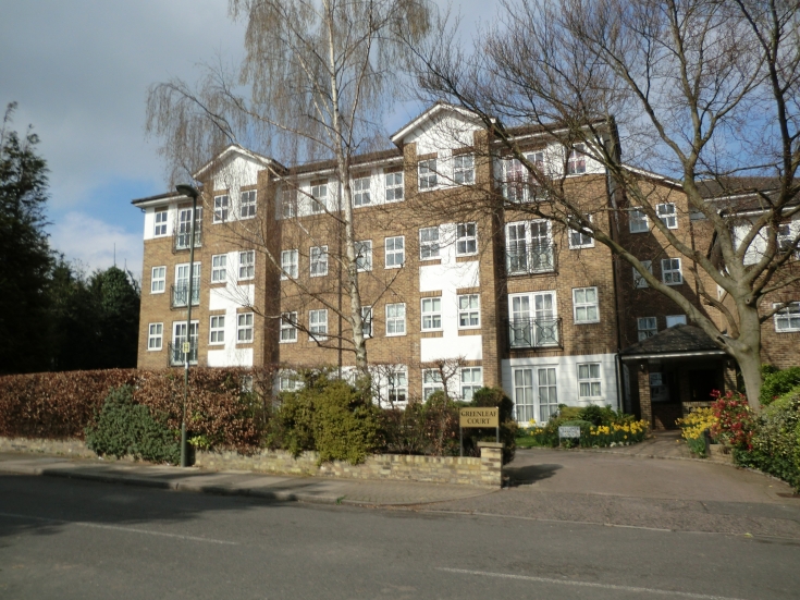 Oakleigh Park North, N20