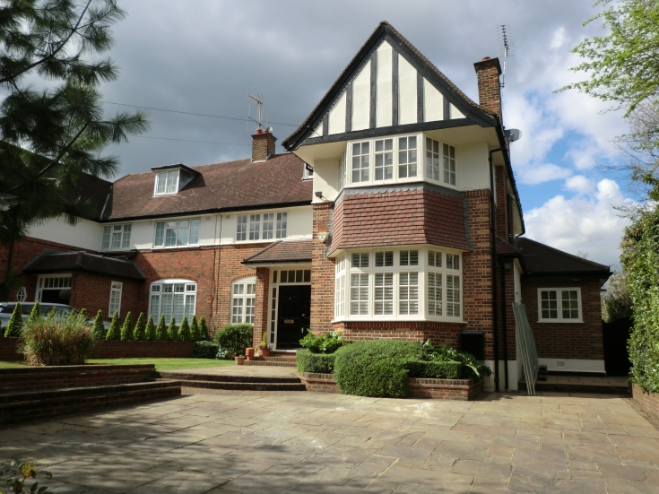 Oakleigh Park South, N20