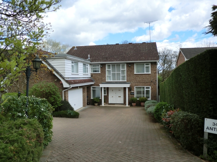 Oakleigh Park South, N20