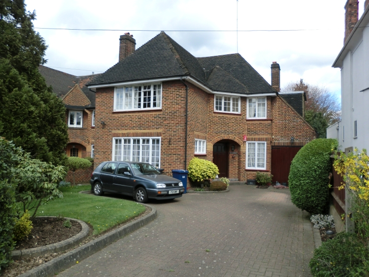 Oakleigh Park South, N20