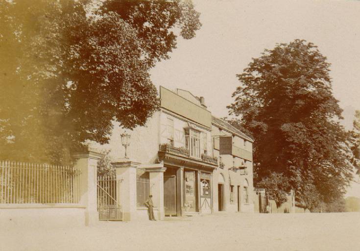 Friern Photo Archive The Orange Tree, 2 Friern Lane, N11