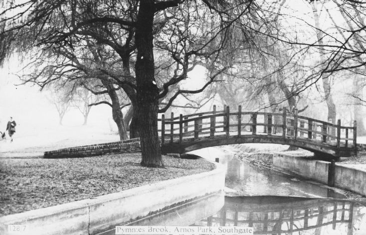 Pymmes Brook in Arnos Park