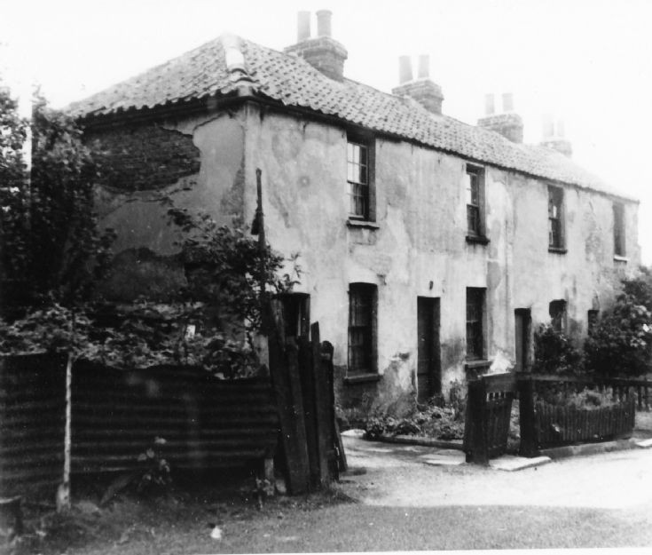 Swan Lane, N20