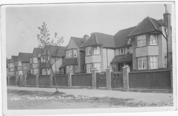 The Crescent, N11