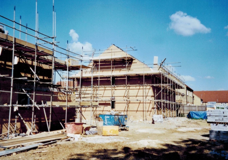 Pond Close, N12