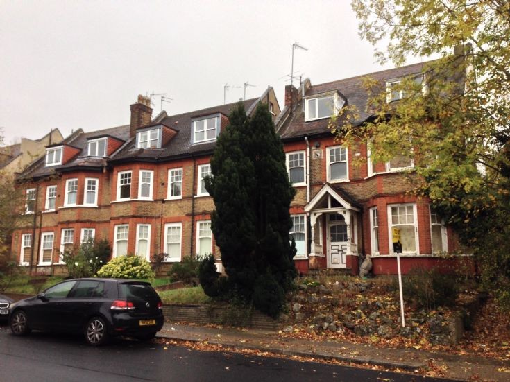 Holden Road, Woodside Park