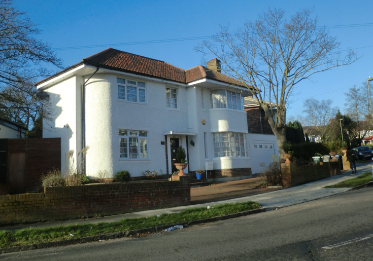 Raleigh Drive, N20