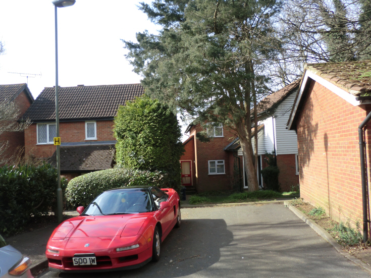 Maclaret Close, N20