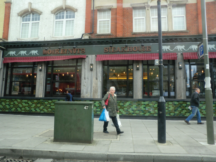 High Road, Whetstone