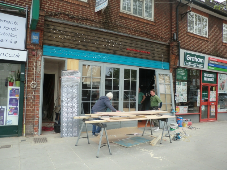 High Road, Whetstone