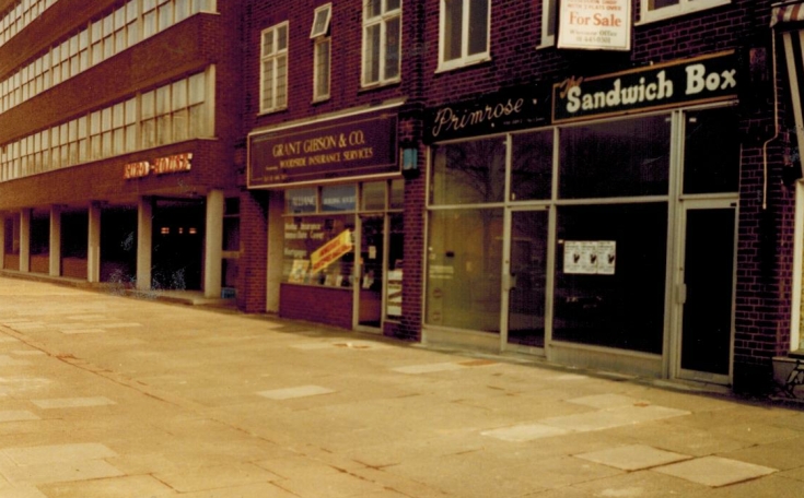 High Road, Whetstone