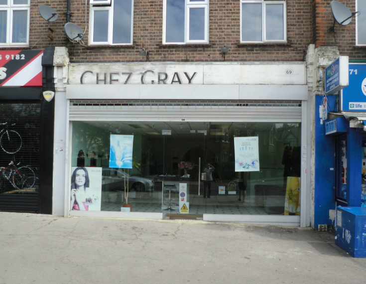 Woodhouse Road, N12