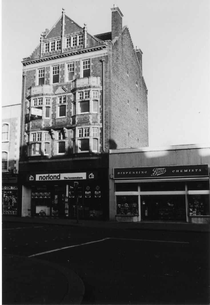 High Road, North Finchley