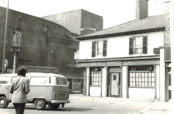 The Cricketers, 713 High Road, North Finchley