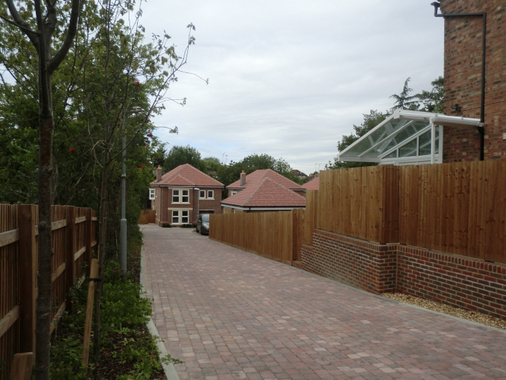 Hemington Gate, N11