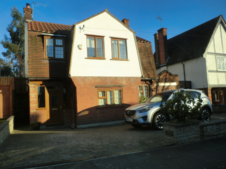 Manor Drive, N20