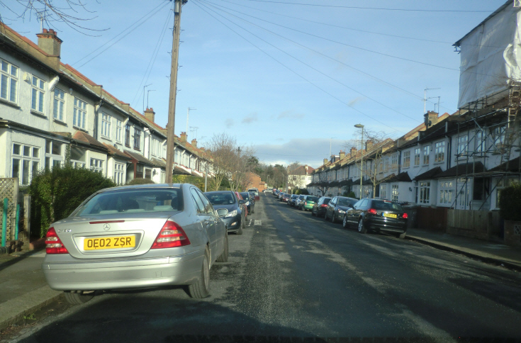 Falkland Avenue, N11