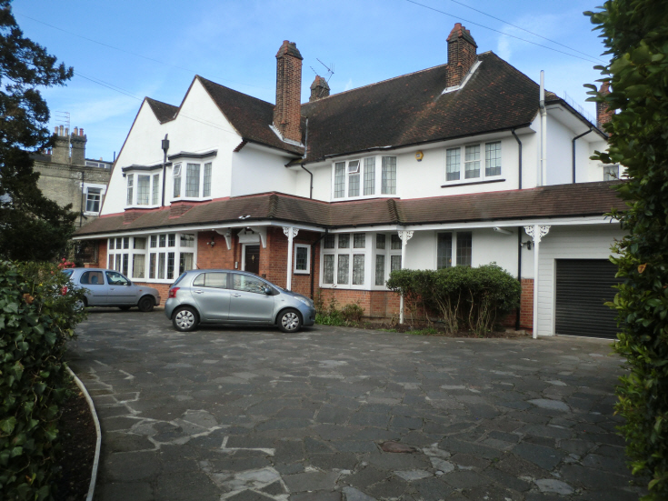 Oakleigh Park North