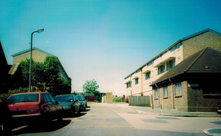High Road, New Southgate