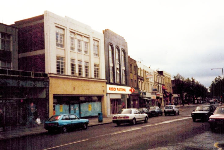 High Road, North Finchley