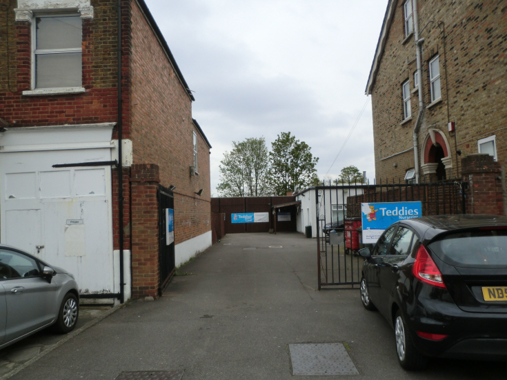 Beaconsfield Road, N11