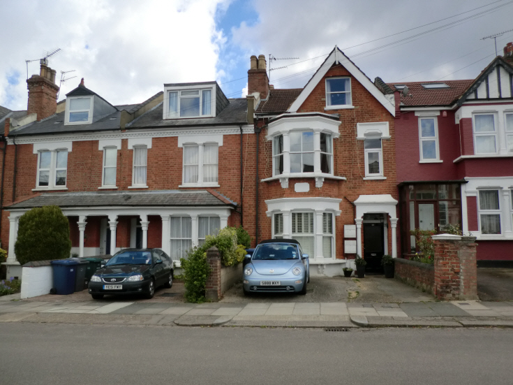 Parkhurst Road, N11