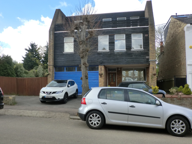 Parkhurst Road, N11