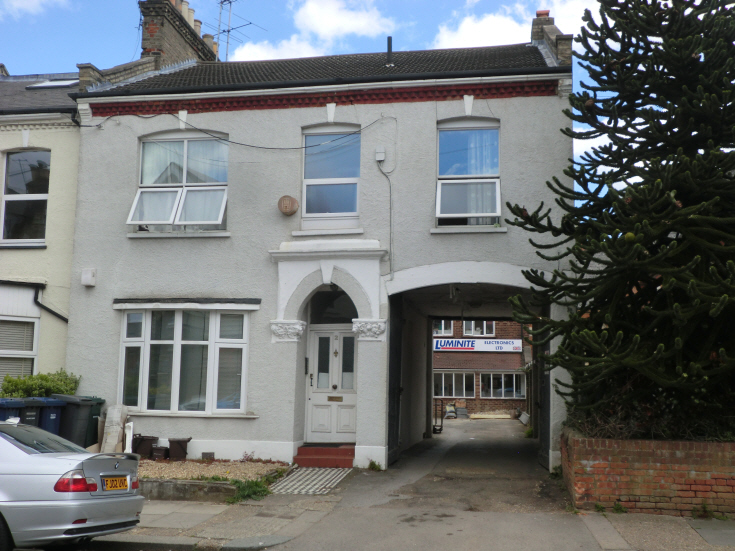 Bellevue Road, N11