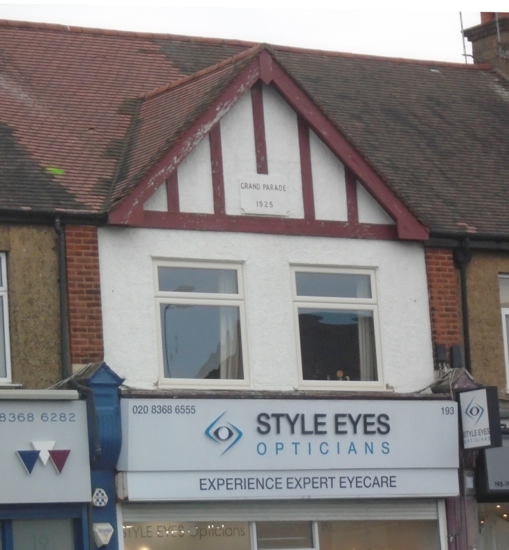Woodhouse Road, N12