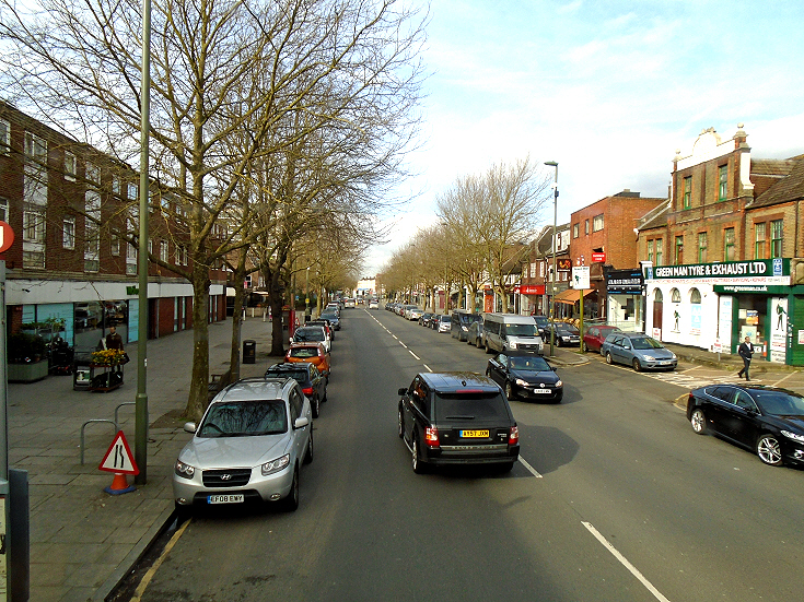 High Road, Whetstone