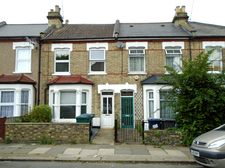 Holly Park Road, N11