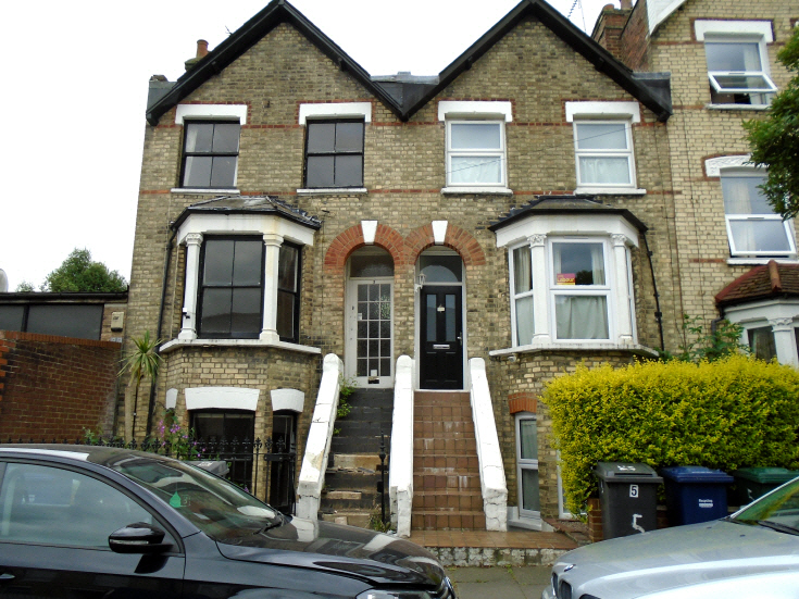 Holly Park Road, N11