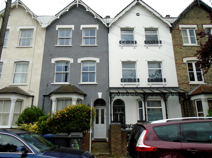 Holly Park Road, N11