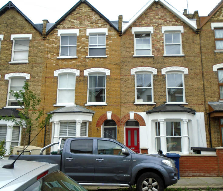 Holly Park Road, N11