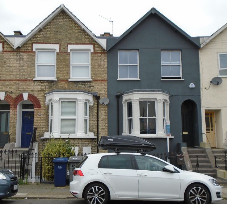 Holly Park Road, N11