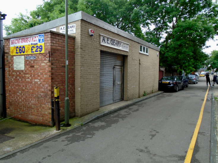 Lambert Way, N12