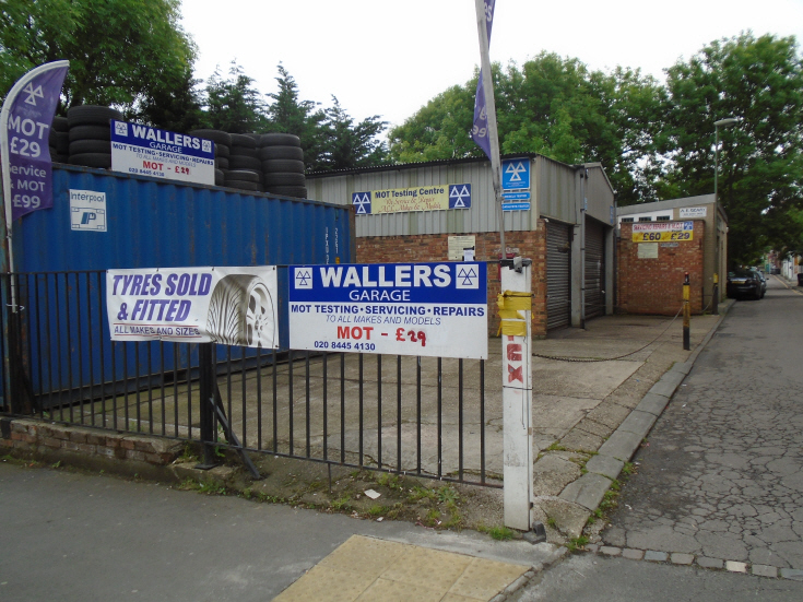 Lambert Way, N12