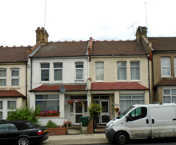 Oakleigh Road South, N11