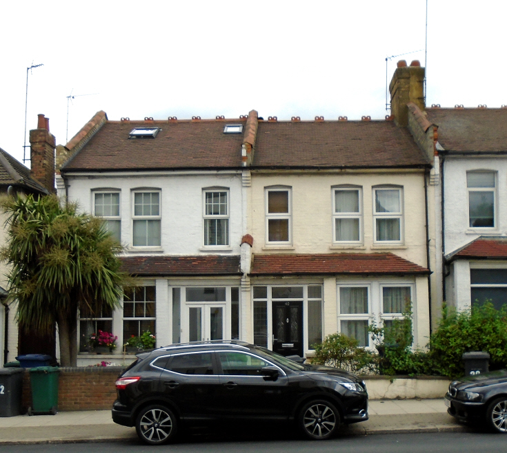 Oakleigh Road South, N11